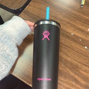 Hydro flask bottle with straw lid!